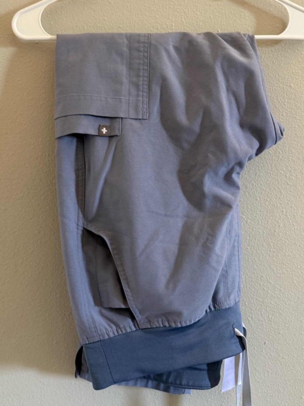 FIGS Technical Collection Scrub Set - Picture 6 of 7
